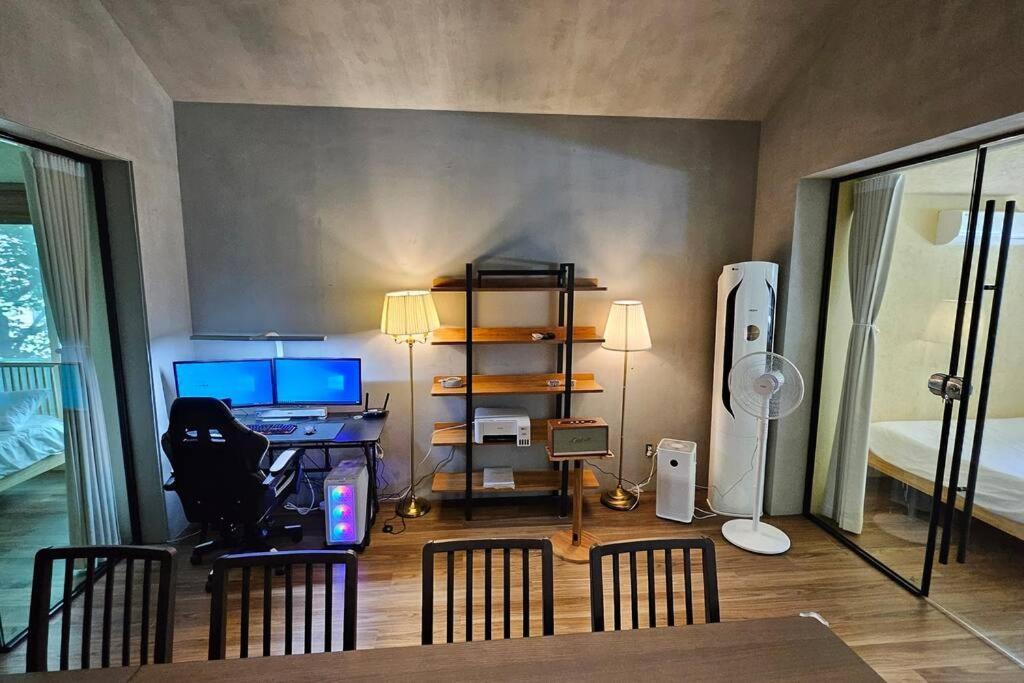 Homnibus Villa *